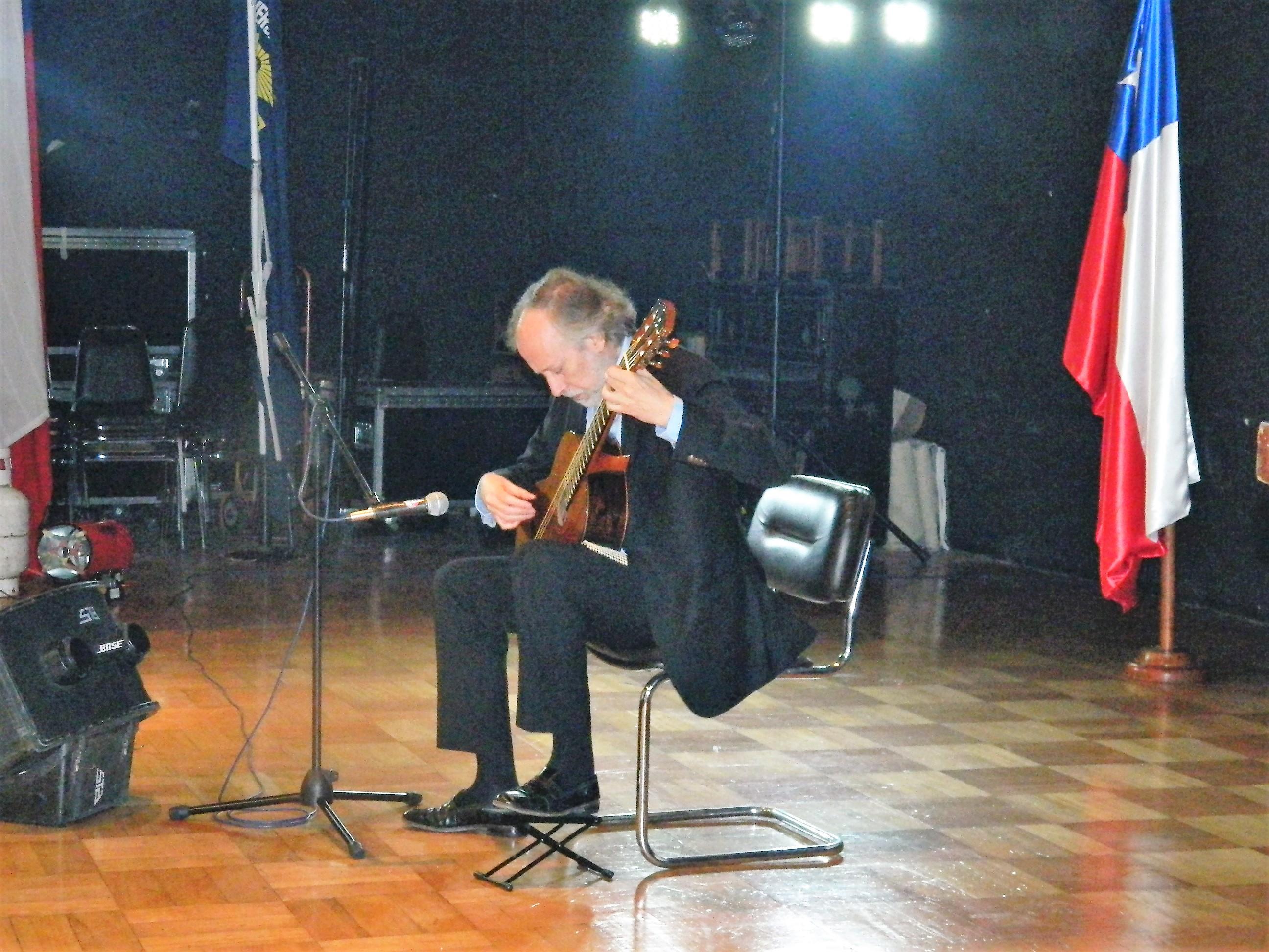 El evento contó con la presentación artística del concertista en guitarra Prof. Luis Orlandini Robert.