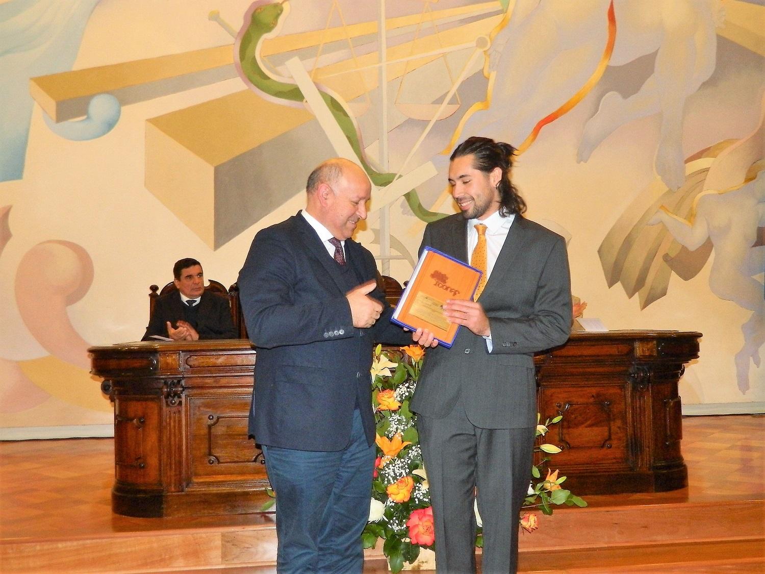 La Corporación Nacional Forestal, otorgó el Premio "Corporación Nacional Forestal" a la Mejor Memoria de Titulo Realizada, durante el año 2018 al estudiante José Ignacio Aravena Clacher.