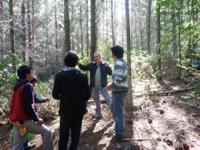 Los estudiantes pudieron visitar bosque nativos, plantaciones de pino, viveros, entre otros y los Profesores dieron sus clases en terreno.