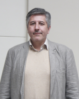 El académico Carlos Magni.