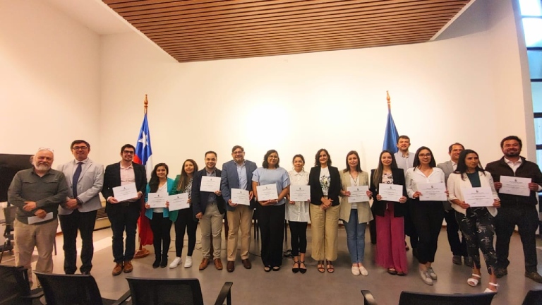 Las y los estudiantes en la foto oficial que cierra el Diplomado Gestión Integrada de Recursos Hídricos ante la Variabilidad y Cambio Climático